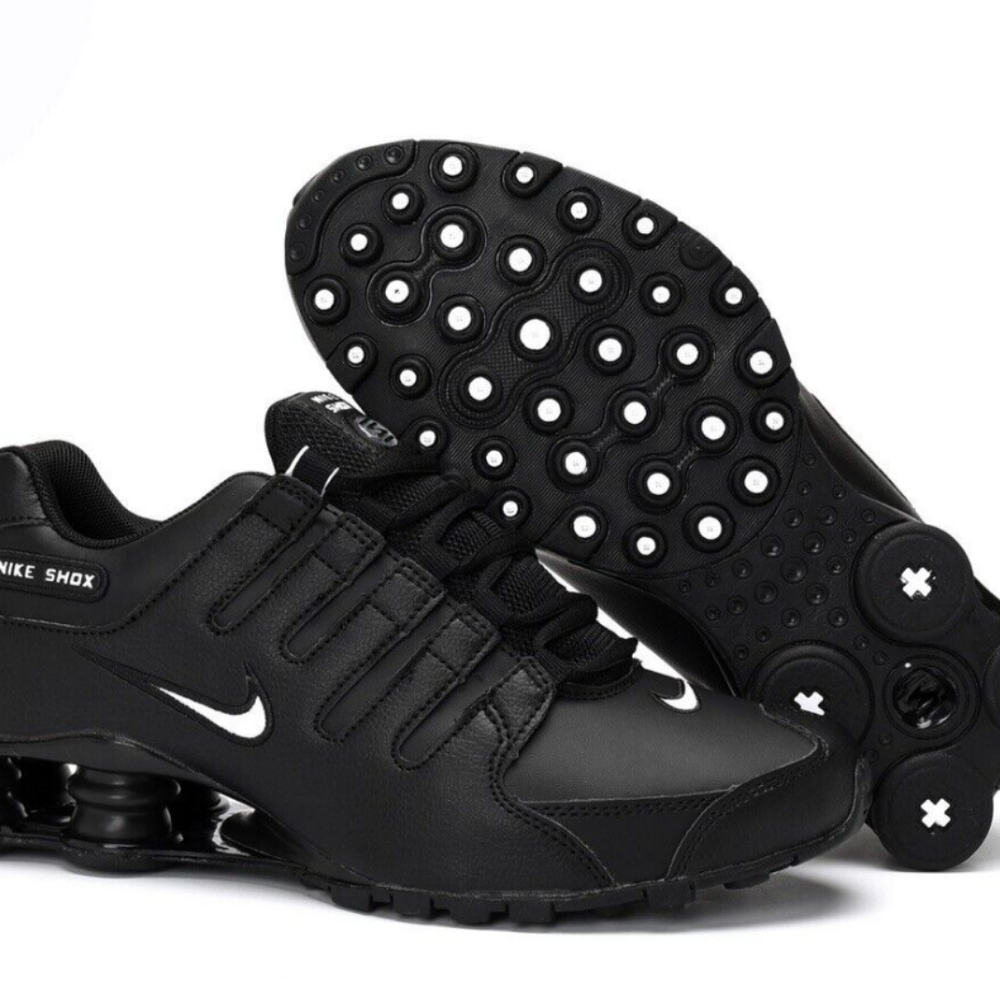 Size 8 women's Nike shox